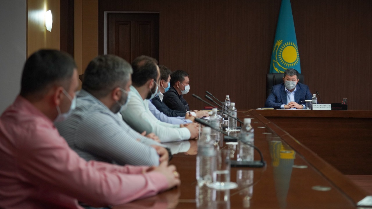 Atyraýǵa Grýzııanyń 5 dárigeri keńes berýge keldi