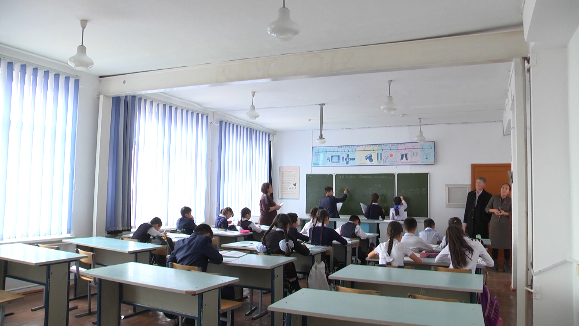 Baızaq aýdanynda «aqyldy mektepter» kóbeıedi