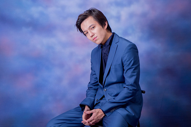 Almaty turǵyny Dımash Qudaıbergenniń jankúıerlerine qazaq tilin tegin úıretedi