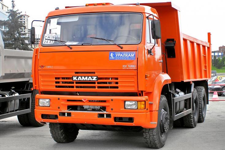 Atyraý oblysynda "KamAZ" júrgizýshisin tappaı jatyr
