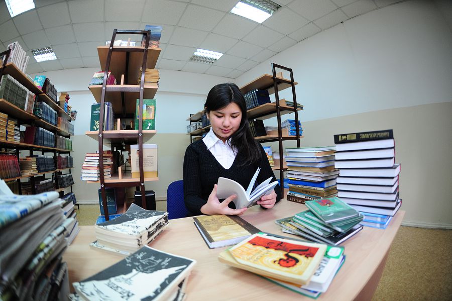 «Qazaq ádebıeti» páni qalaı oqytylyp júr?