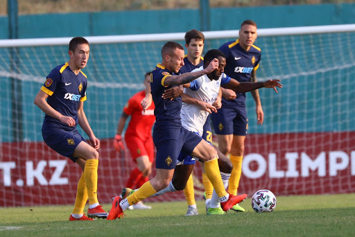 Fýtbol: "Astana" utty, "Qaırat" teń oınady