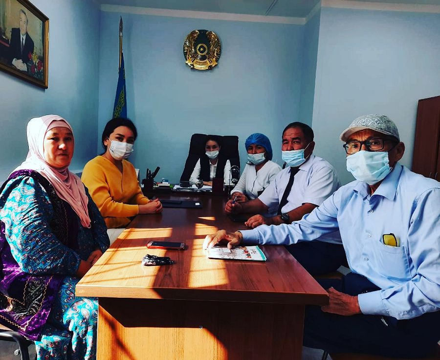 Indetten qaıtys bolǵan medısına qyzmetkerleriniń otbasylaryna kómek kórsetildi