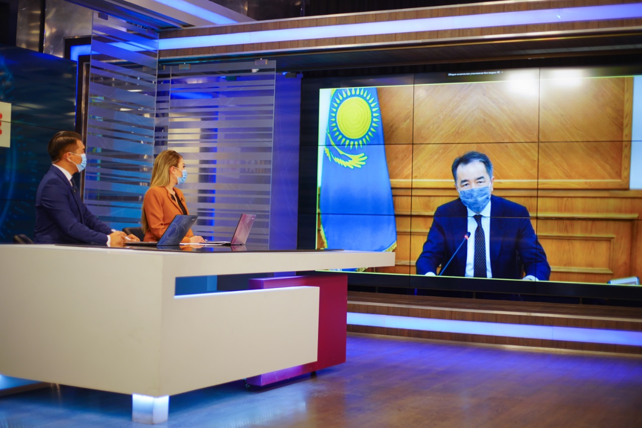 Baqytjan Saǵyntaev tikeleı efırde 129 suraqqa jaýap berdi