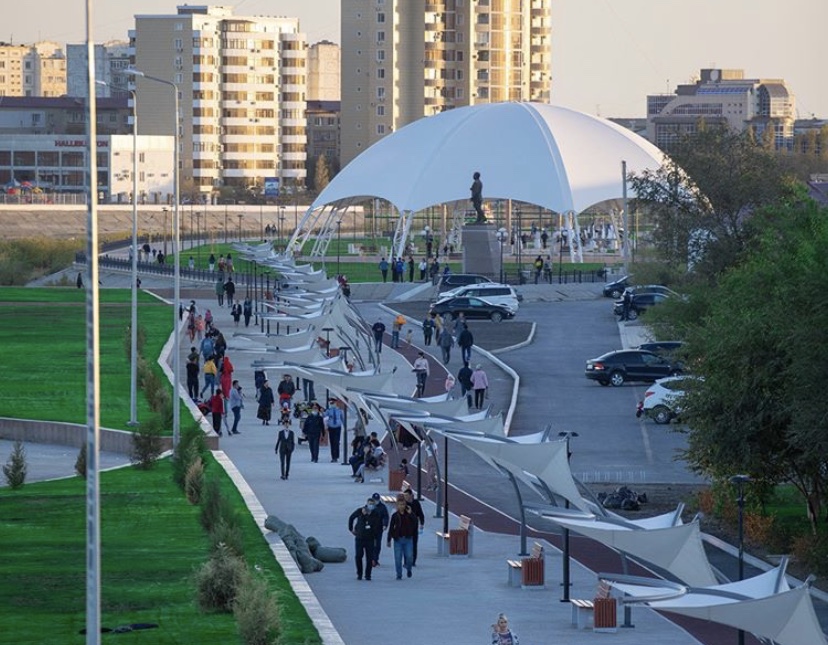 Atyraýda Jastar saıabaǵy ashyldy