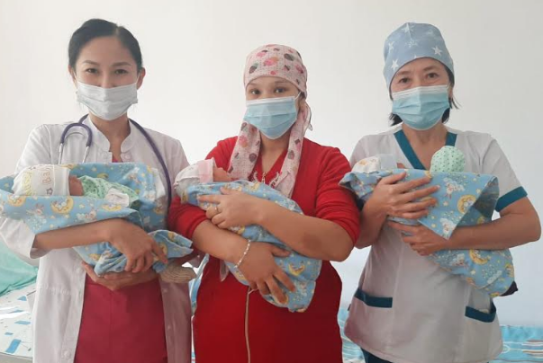 Túrkistan oblysynda 23 jastaǵy kelinshek úshemdi dúnıege ákeldi