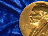 Fızıka salasy boıynsha Nobel syılyǵy kimderge berildi?