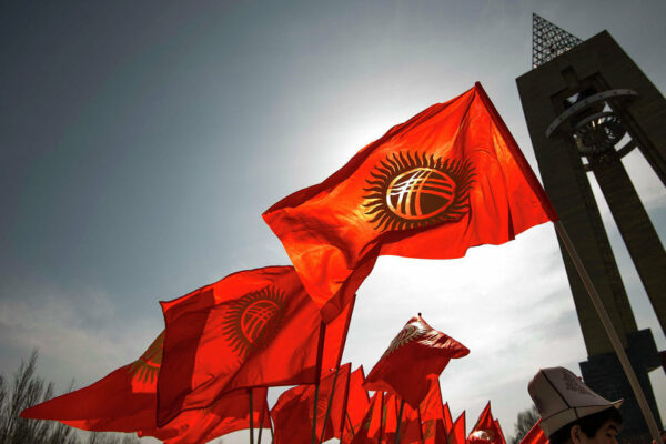 Qyrǵyzstanda parlamenttik saılaý ótti