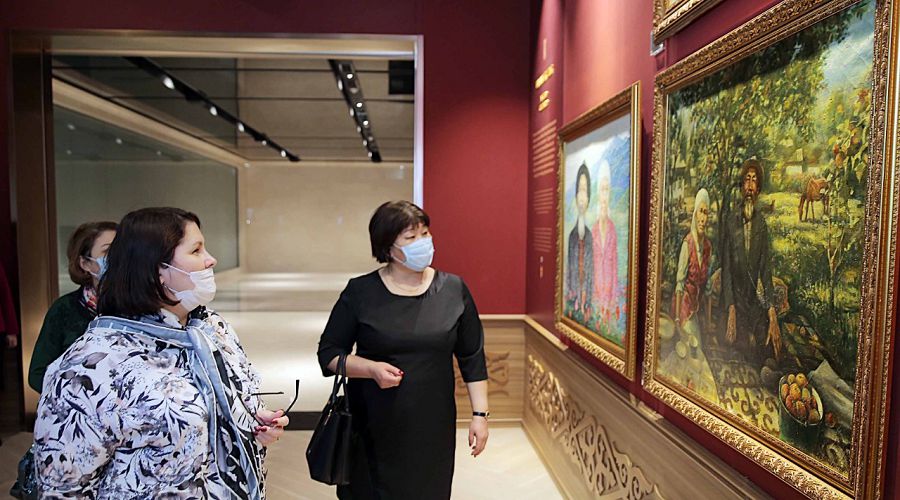 Elbasy mýzeıinde – aq halatty abzal jandar