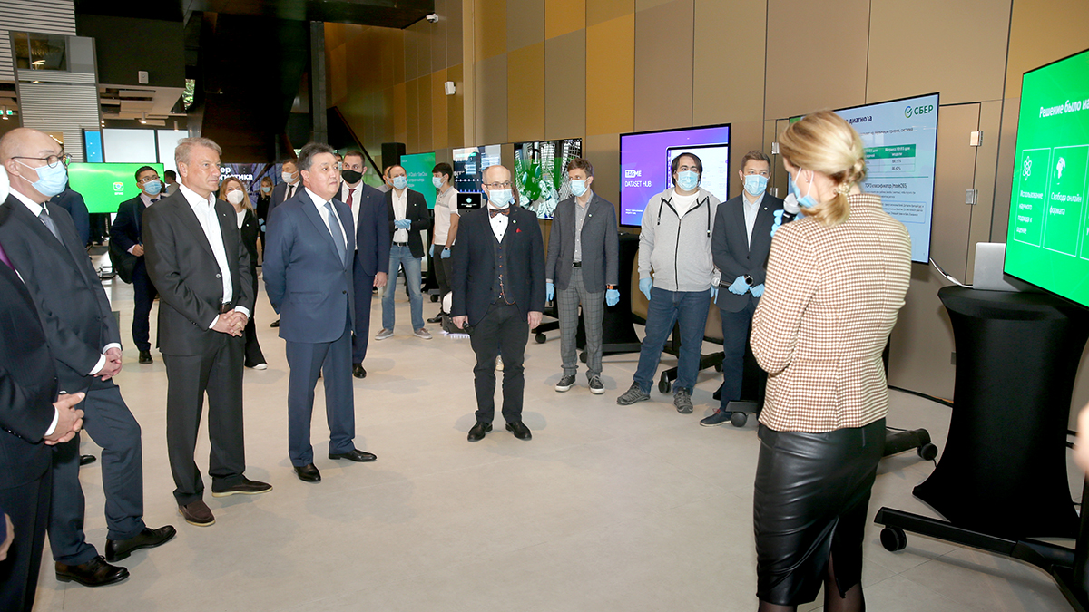 Asqar Mamın Reseıdiń iri kompanııalarynyń basshylyǵymen birlesken jobalardy iske asyrý máselesin talqylady