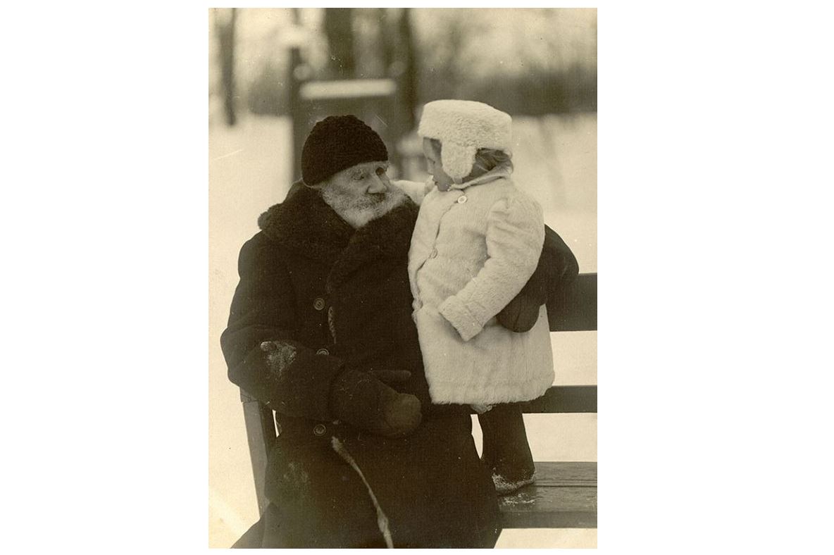 Tolstoı «mensinbegen» Nobel (Búgin – Lev Tolstoı Nobel syılyǵynan bas tartqan kún)