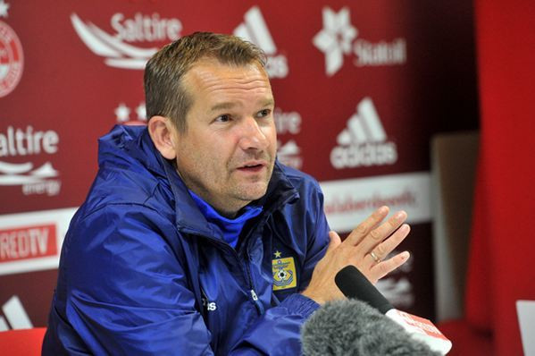 Eshýort eline ketti