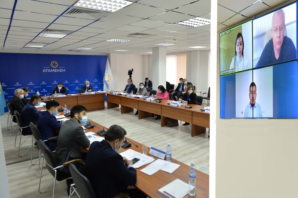 Senatorlar bıznestiń lokdaýnnan shyǵýyna baılanysty usynystardy talqylady