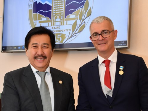 QazUÝ-de Qazaq-fransýz ǵylym, tehnologııa jáne energetıka ınstıtýtyn qurýǵa ýaǵdalasty