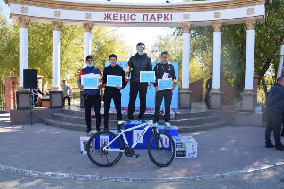 Qazalyda jastar arasynda velojarys ótti