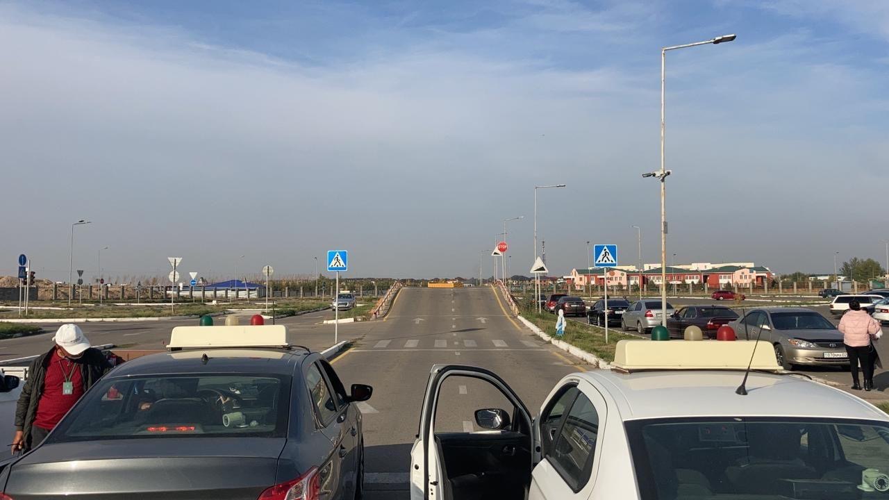 Almatyda ekinshi AvtoHQO-da júrgizýshi kýáligine praktıkalyq emtıhan tapsyrýǵa bolady