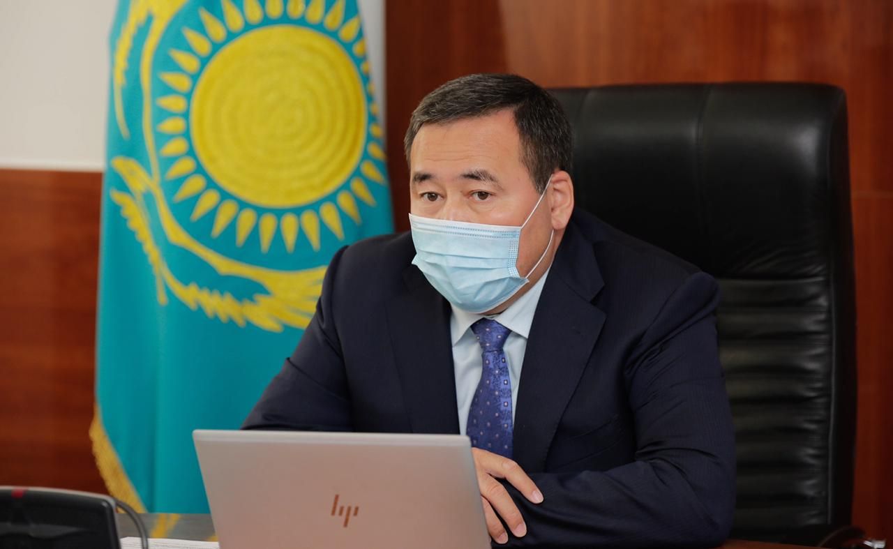 Atyraý qalasynyń ákimi 380 000 teńge jalaqy alady