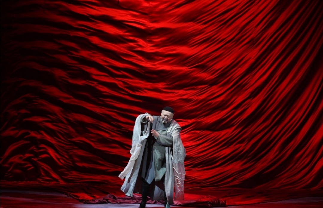 Áýezov teatrynyń 95-maýsymy "Abaıdyń jumbaǵymen" ashyldy