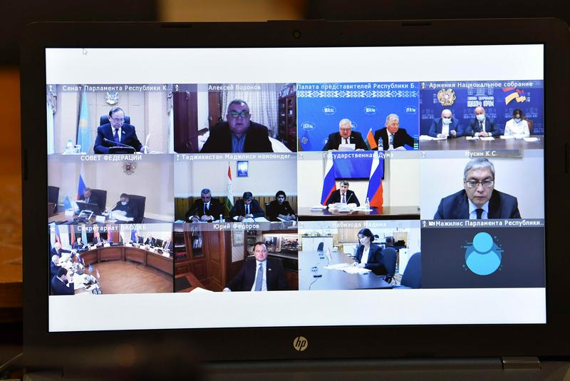 Turaqty komıssııa jumysyna qatysty