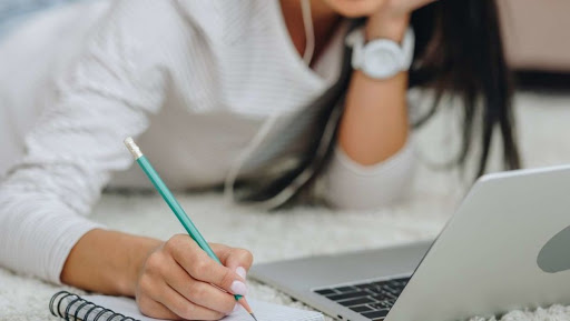 Kolledjderge talap kúsheıe me?