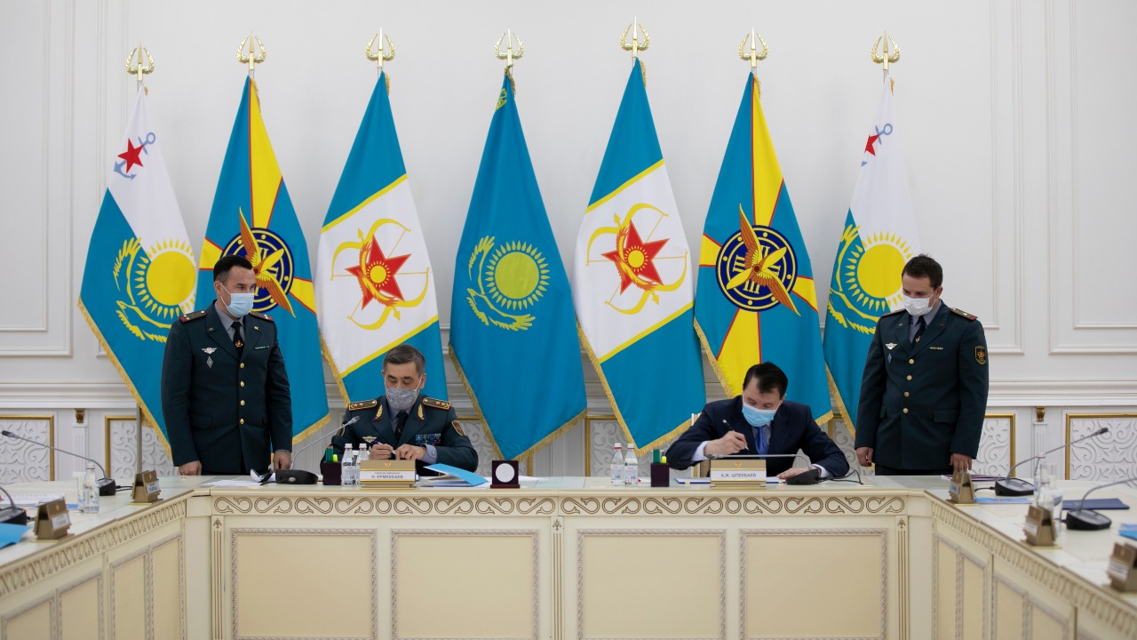 Nurlan Ermekbaev Sybaılas jemqorlyqqa qarsy is-qımyl agenttiginiń tóraǵasymen kezdesti