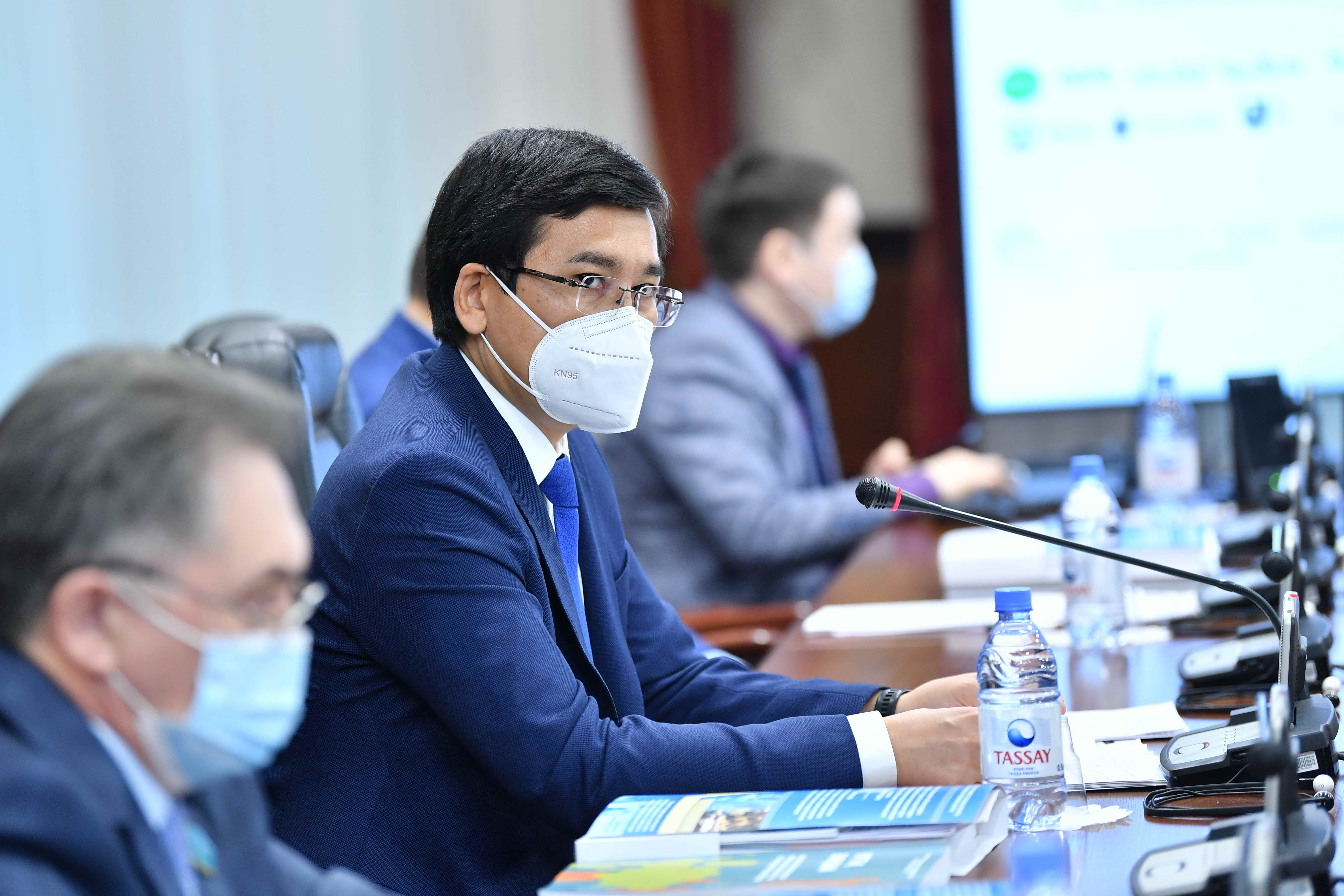 Bilim men ǵylymnyń qazirgi jaǵdaıy men damý keleshegi talqylandy