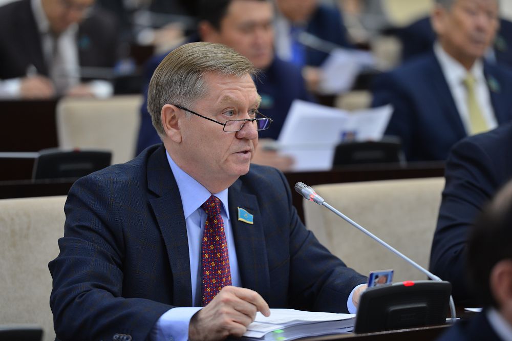 Senator ulttyq muranyń qaýipsizdigin qamtamasyz etýdi talap etedi