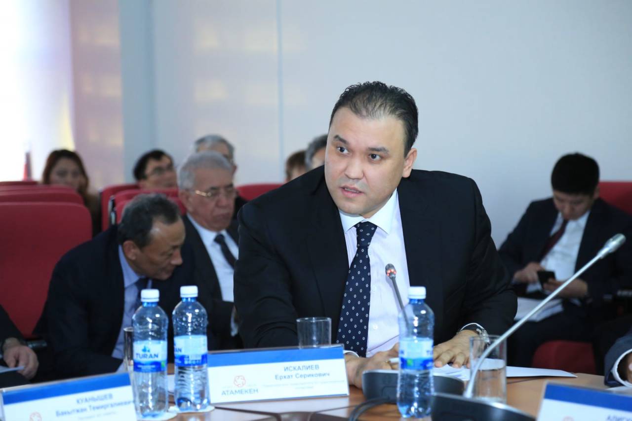 "SK-Farmasııa" basshysy qansha jalaqy alady?