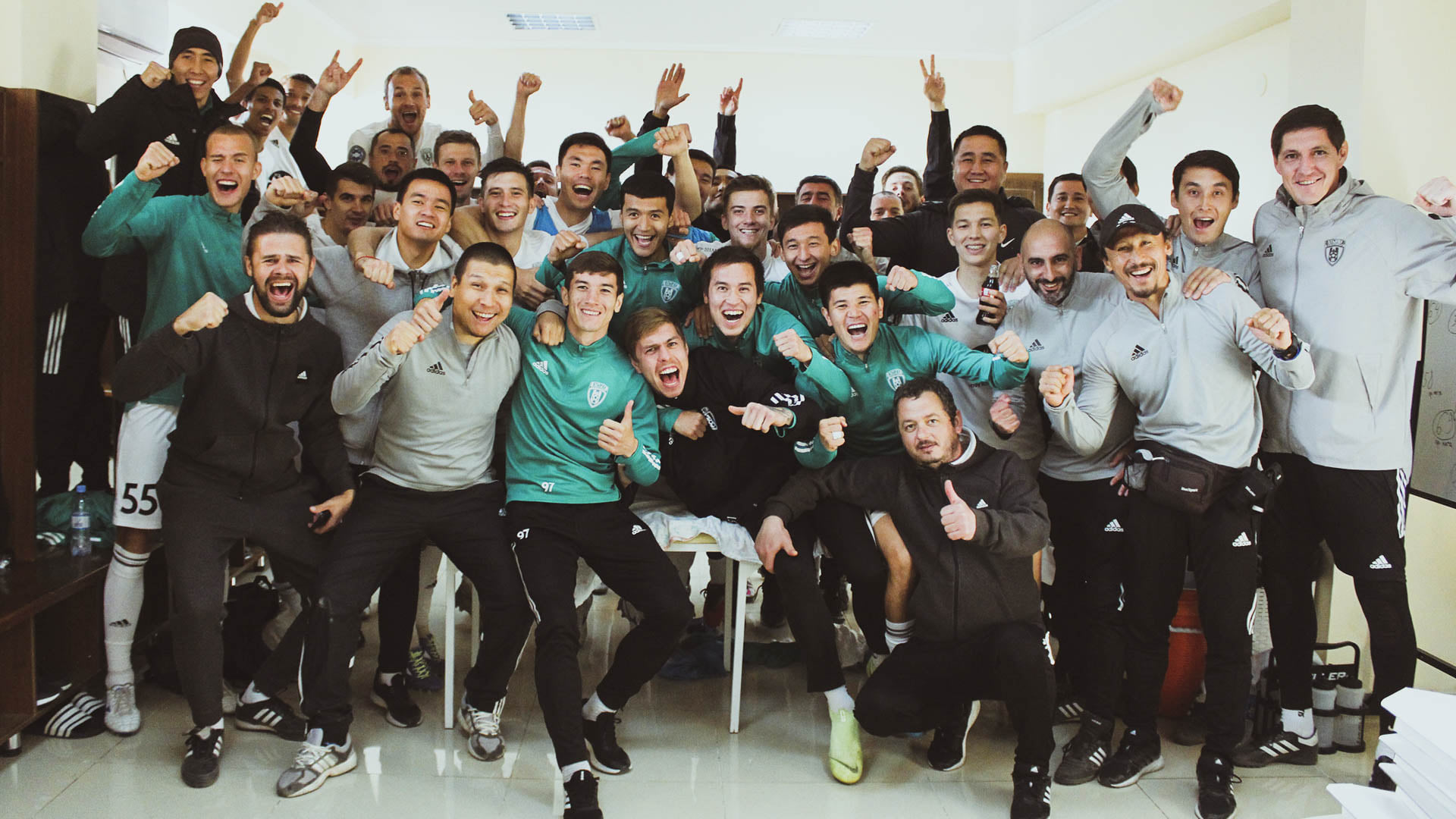 "Atyraý" fýtbol klýby Premer-lıgaǵa oralady