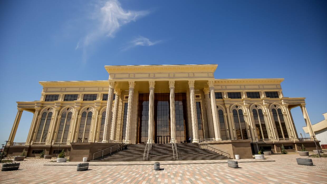 Atyraýda daryndy balalardy qoldaıtyn ortalyq ashyldy