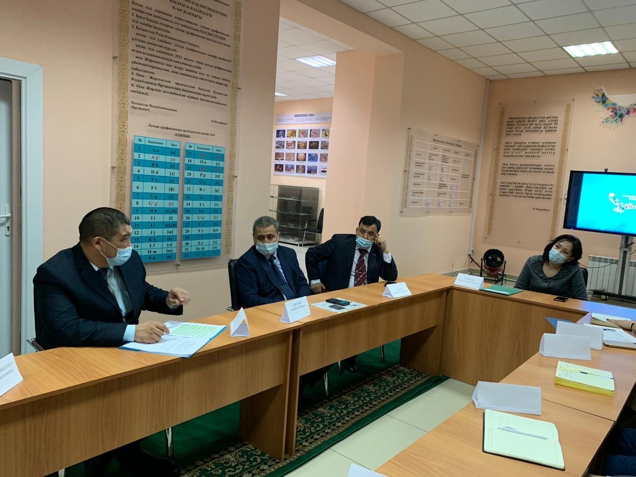 Qostanaı ýnıversıtetinde “Rýhanı jańǵyrý” baǵdarlamasynyń júzege asý barysy talqylandy