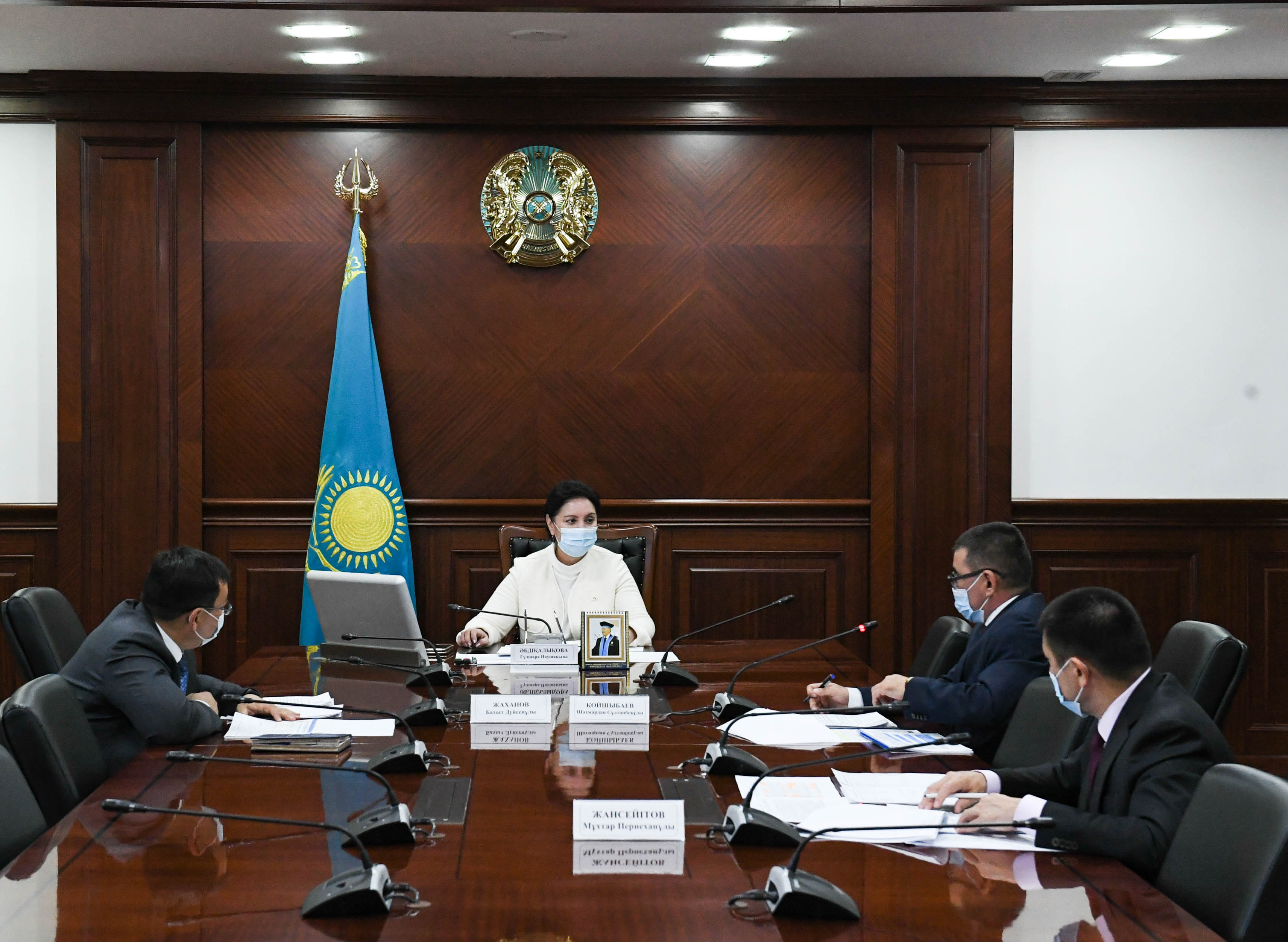 Azyq-túlik taýarlarymen qamtamasyz etý máselesi talqylandy