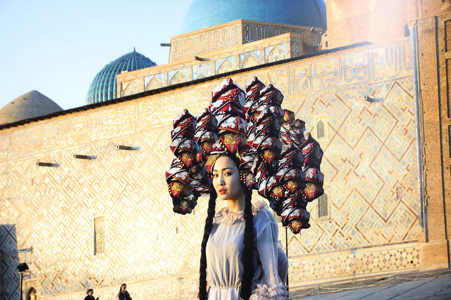 Londondaǵy qazaq sýretshileriniń kórmesi