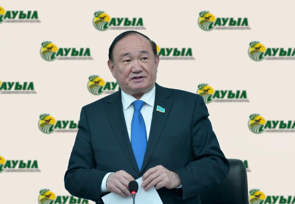 Álı Bektaev: Aýyl damymaı, qala jarymaıdy