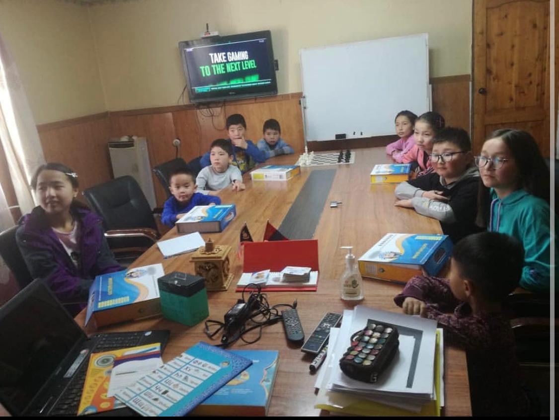 Qobda qalasynda qazaq tilin úıretetin synyp ashyldy