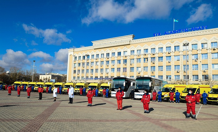 Medısınalyq mekemelerge 44 jańa sanıtarlyq jedel járdem kóligi tabystaldy