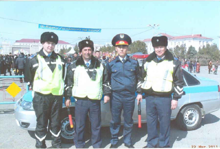 Kenjesiniń toıyn kútip júrgen edi...