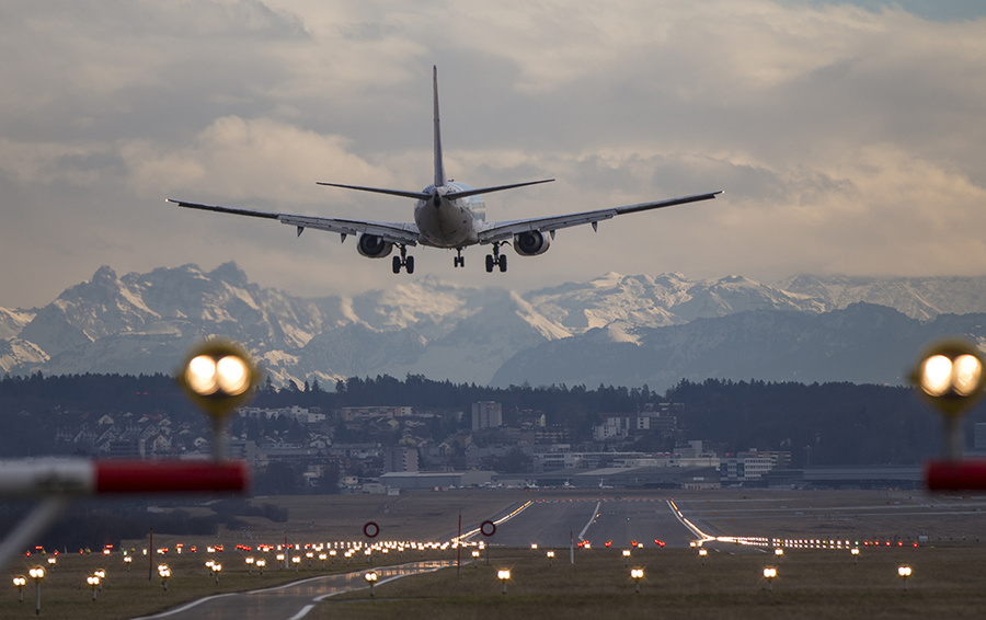 Avıaındýstrııanyń shyǵyny shash etekten