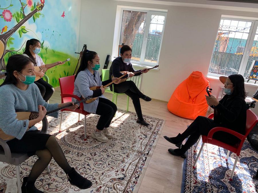 «Jas tolqyn» óner ortalyǵy ashyldy