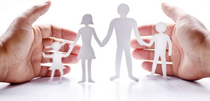 Qıyn kezde kómektesti