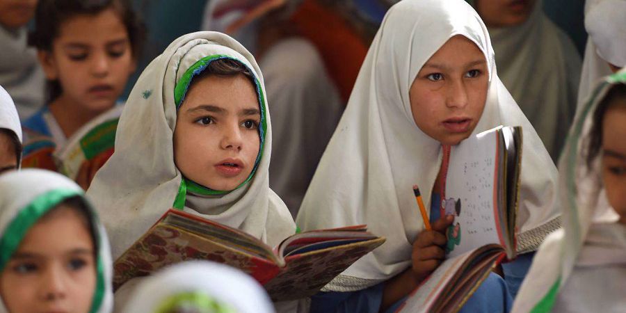 Qyzdar nege mektepke barmaıdy?