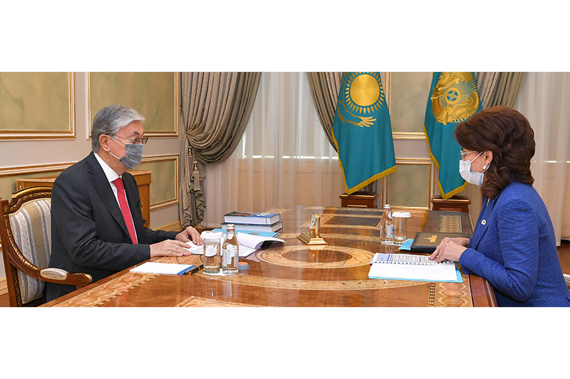 Prezıdent Aqparat jáne qoǵamdyq damý mınıstrin qabyldady