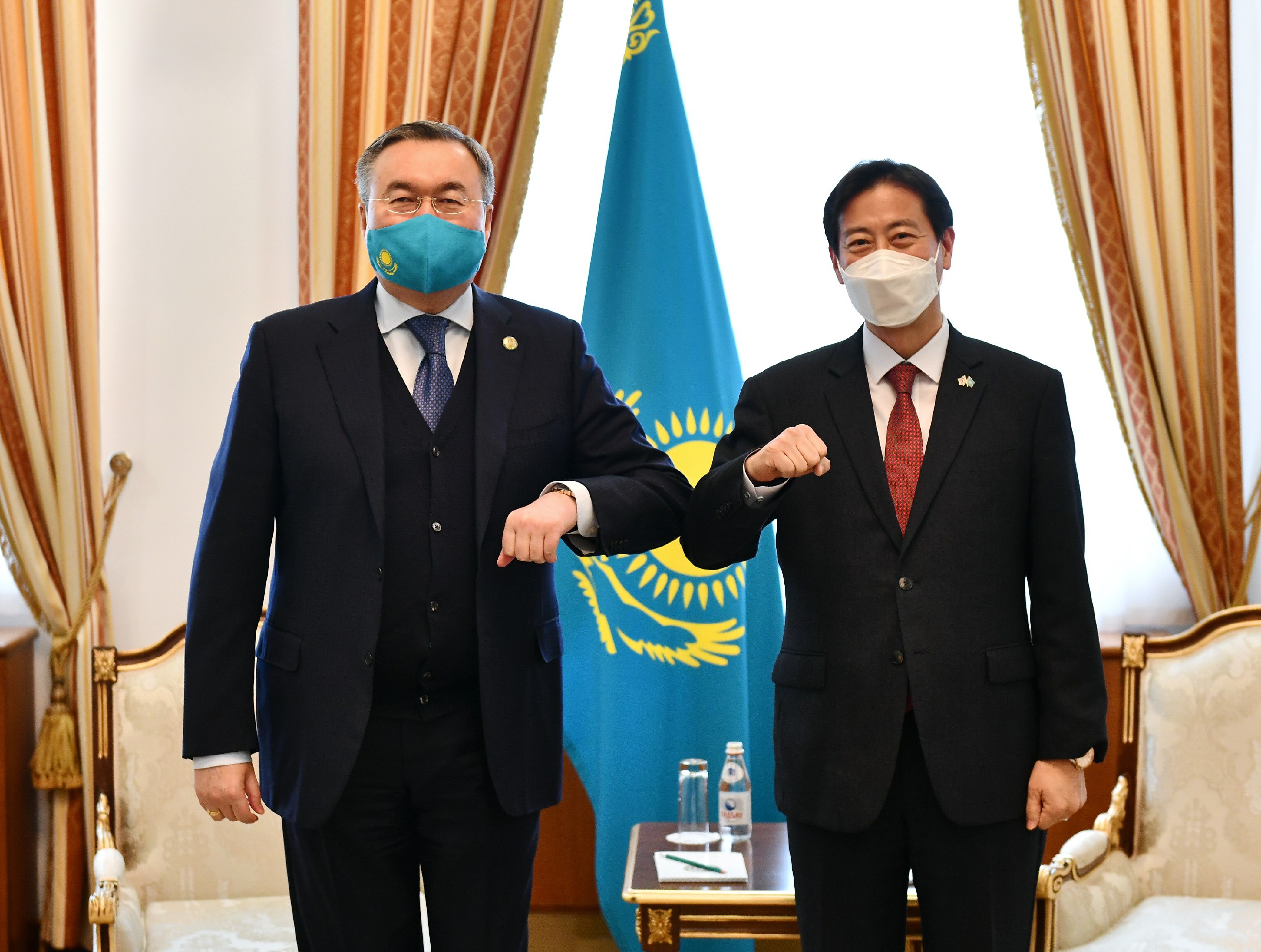 Qazaqstan SIM basshysy Ońtústik Koreıanyń elshisin qabyldady