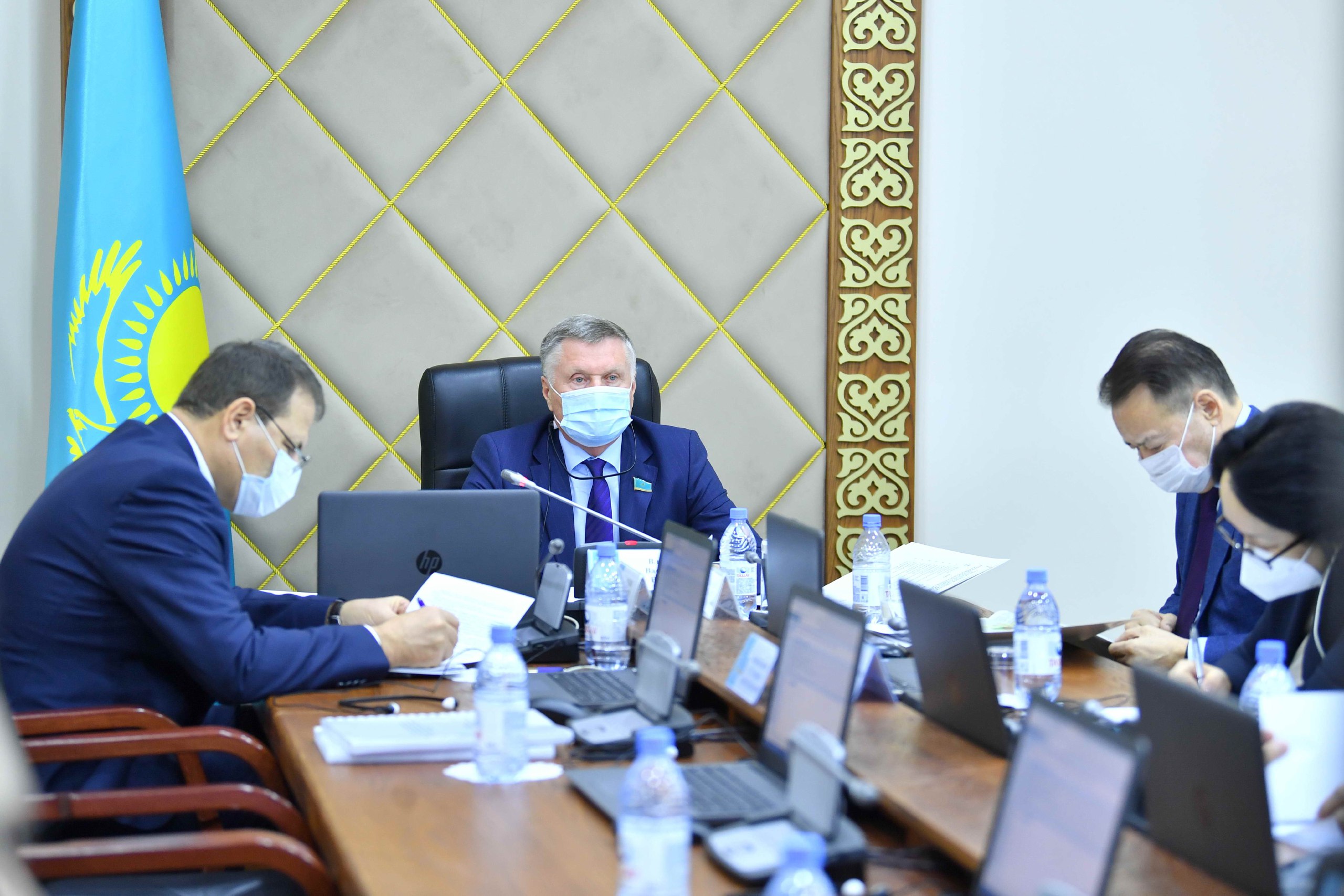 Senatorlar shekara mańyndaǵy óńirlerdegi mal urlyǵy máselelerin talqylady