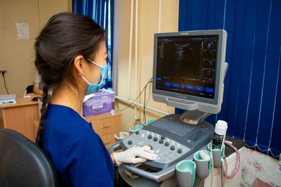 Qalalyq aýrýhana jas dárigerlermen tolyqty