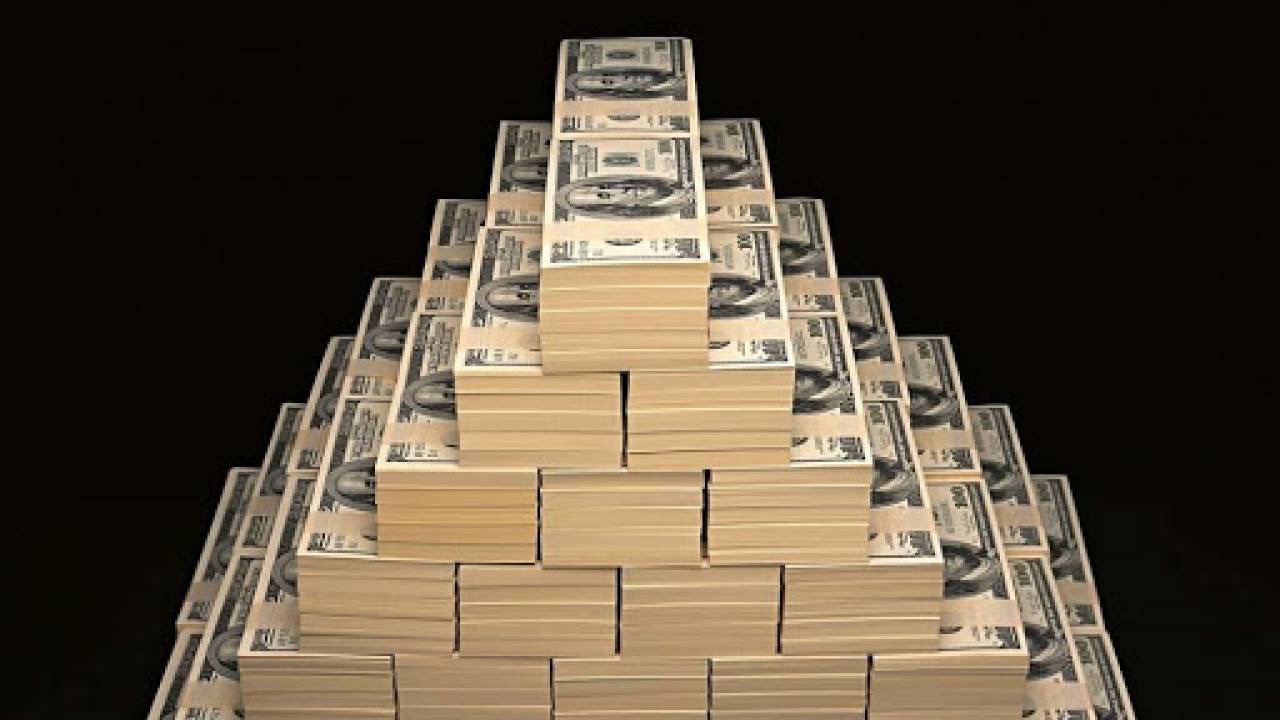 Qarjy pıramıdasynyń qaqpanyna túskender úshin