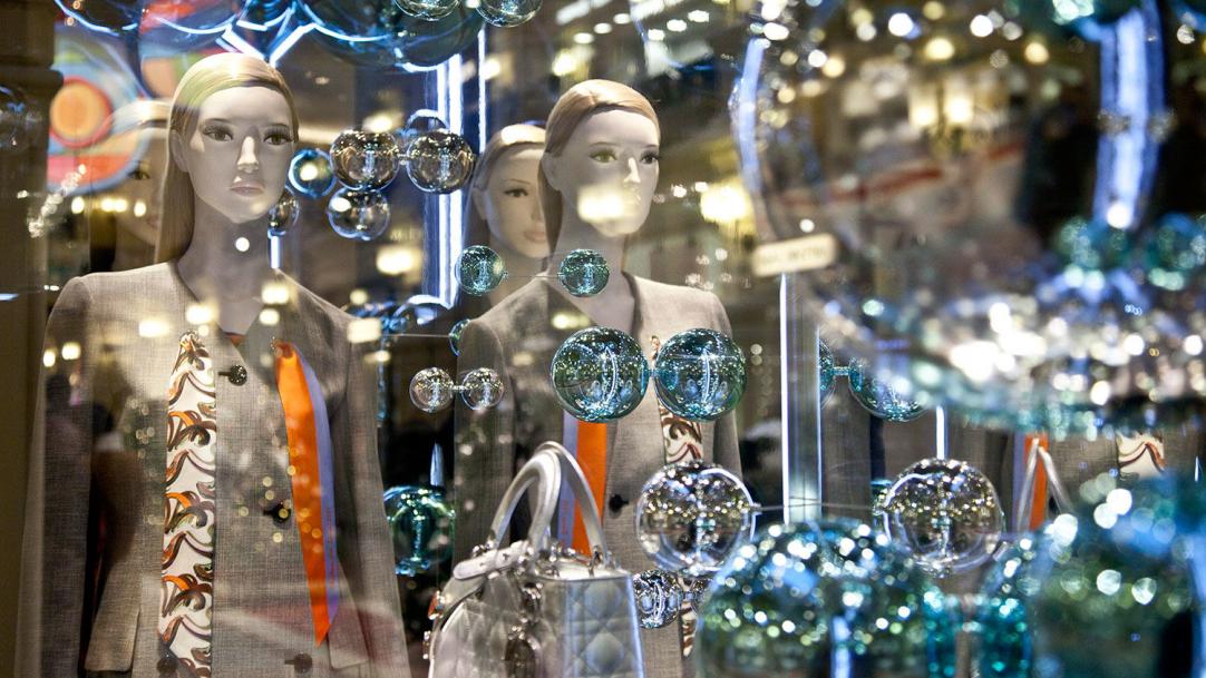 Álemdik sándi taýarlar naryǵy rekordtyq quldyraýǵa tap boldy