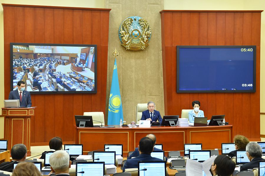 Astyq qorlaryn saqtaý – mańyzdy másele