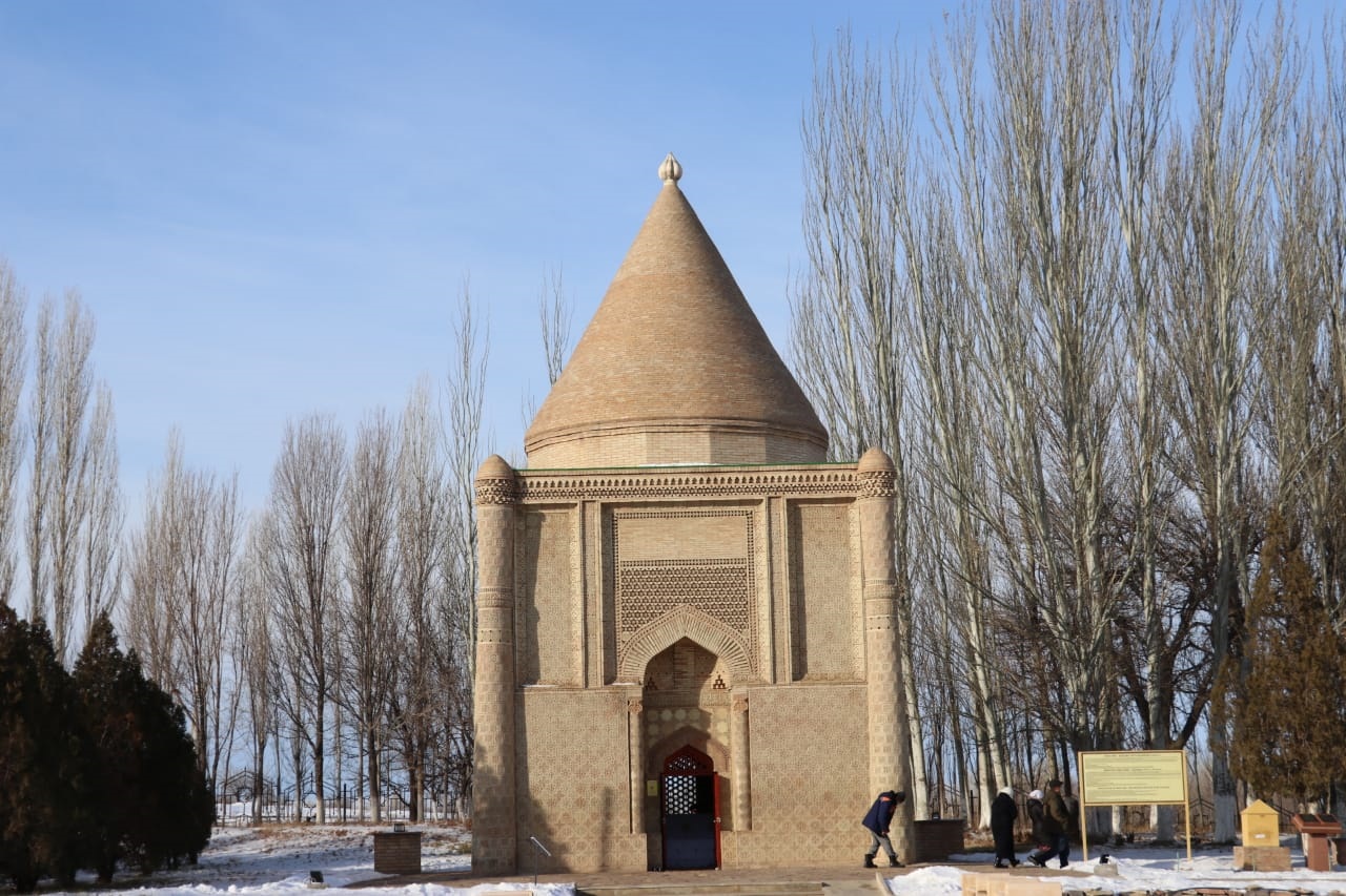 Ejelgi Taraz eskertkishterimen tanysty