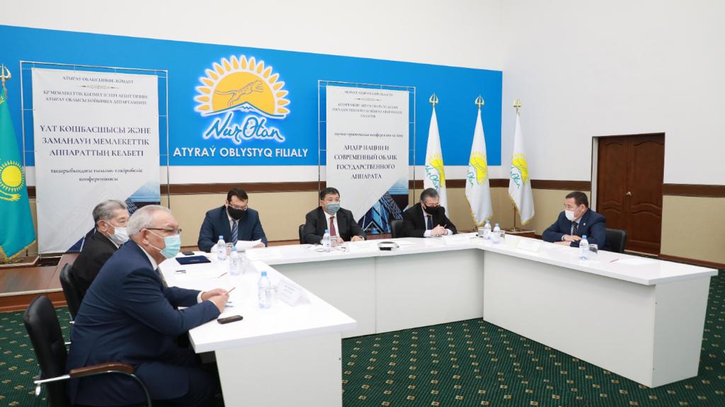 Atyraýda Tuńǵysh Prezıdent kúnine arnalǵan konferensııa ótti